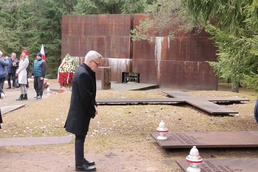 Ряженые «красноармейцы» и «гроши» под ноги: Как пропаганда в Смоленске издевается над памятью